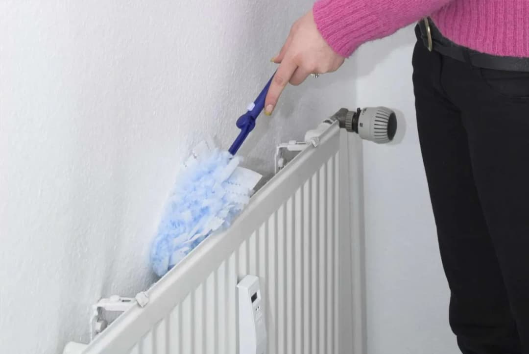 Czym wyczyścić grzejnik, aby uniknąć trudnych plam i kurzu?